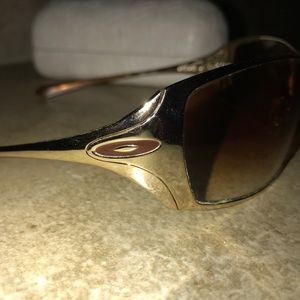 Oakley women’s sunglasses